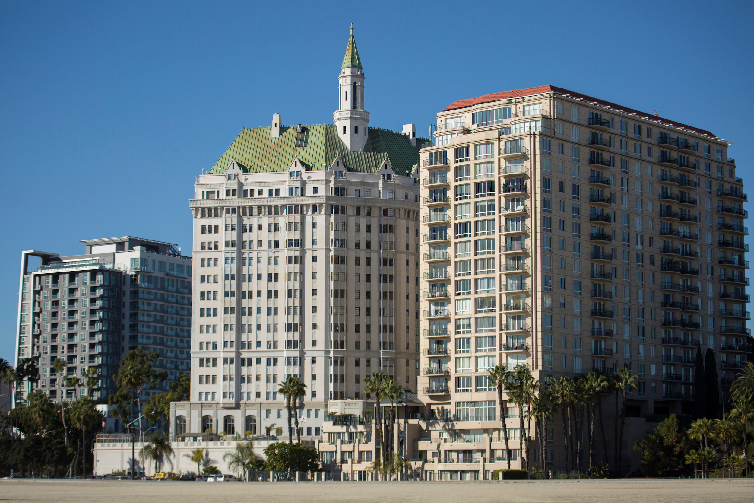 Community Association Law, picture of large condo complex